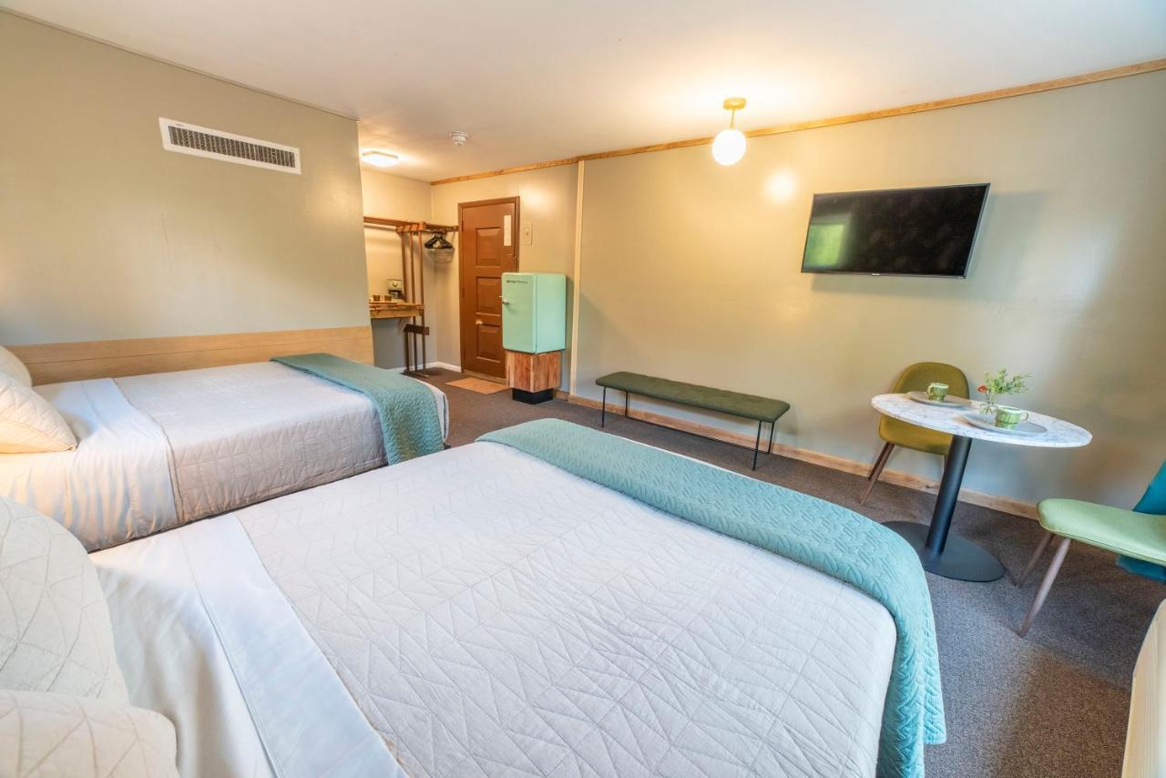 The Springs Motel New Ashford Kültér fotó